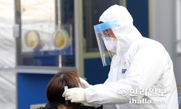 코로나19 진단검사. 연합뉴스