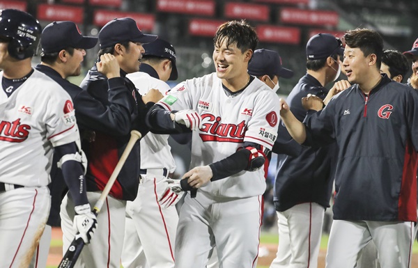 롯데 자이언츠 선수단.