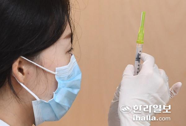 코로나19 백신 접종. 연합뉴스DB